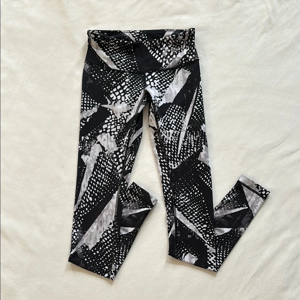 Lululemon Wunder Under Pant III *Full-On Luon, Size: 4 - Picture 3 of 8